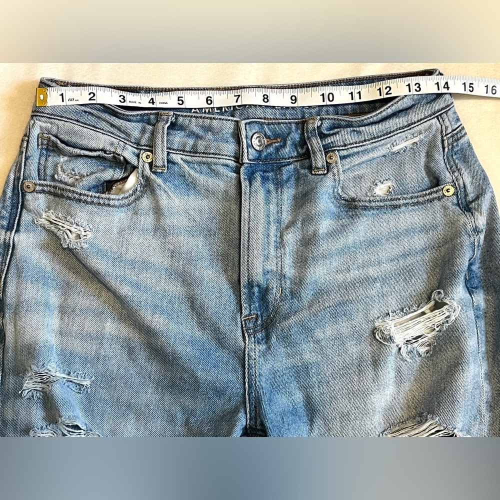 American Eagle Stretch Women’s Distressed Light Blue Mom Jeans Size 6 Short - Picture 5 of 14